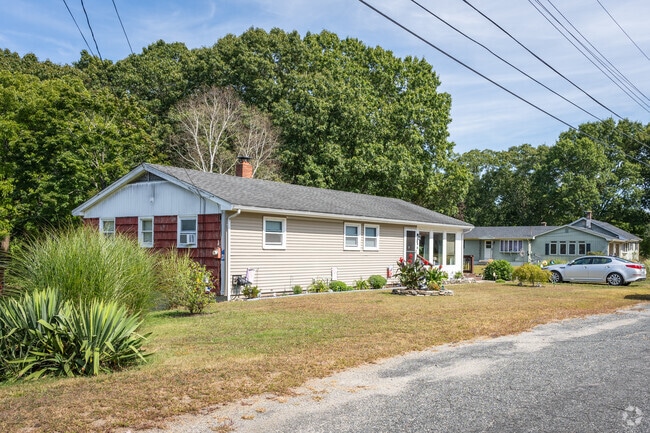 Explore diverse ranch style homes throughout Griswold, CT's neighborhoods.