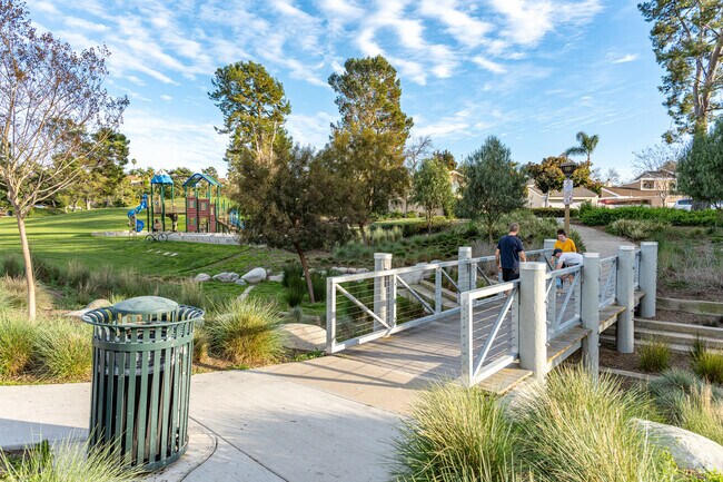 Yosemite Park near San Joaquin Hills features well-kept trails perfect for hiking and relaxation.