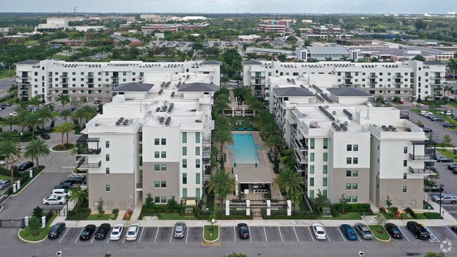 PARC3400, Davie, FL 33314 - photo 3