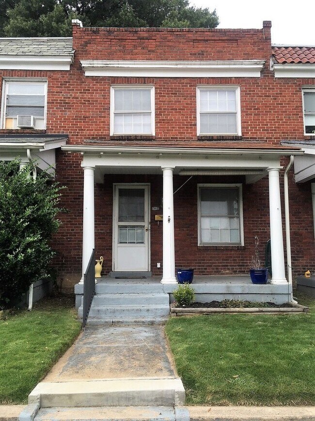 3010 W Leigh St, Richmond, VA 23230