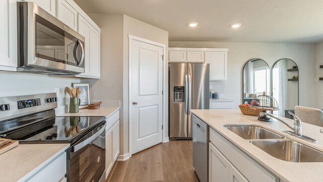 9627 Brighton Way SW, Cedar Rapids, IA 52404 - photo 7