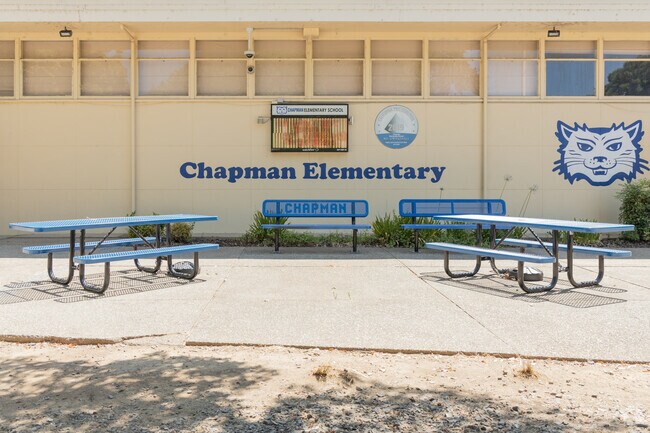 The student to teacher ratio at Chapman Eementary School is 23 to 1.