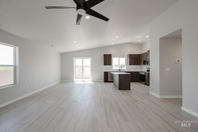 9038 W Camellia St, Nampa, ID 83687 - photo 7