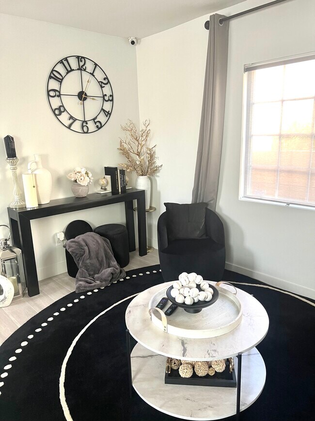 527 W Colden Ave, Los Angeles, CA 90044 - photo 5