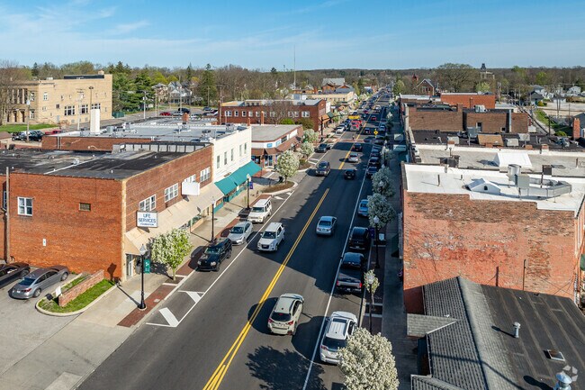Broadway Avenue takes you through Bedford's historic downtown.