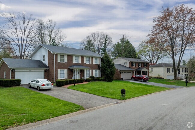 Thornhill also have an abundance of Colonial style homes.