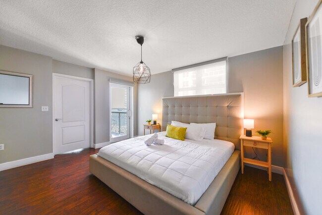 1 SE 12th St unit FL19-ID1022198P, Miami, FL 33131 - photo 4