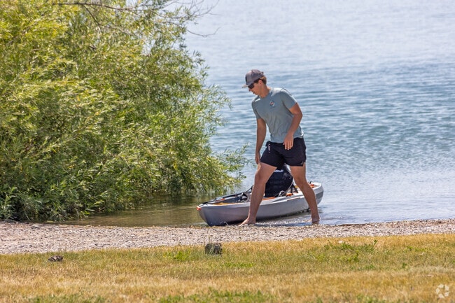 Helena Reservoir is a lake favored by fishermen.