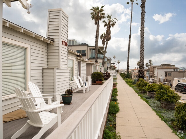 The beach walk in South Oceanside has homes that sit up higher and have a view of the ocean.