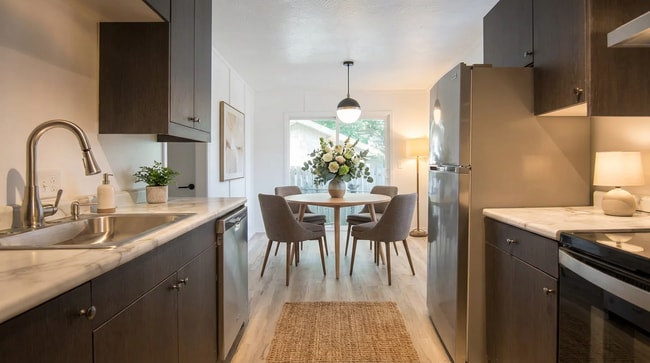 3016 W Roxbury St unit B, Springfield, MO 65807 - photo 5