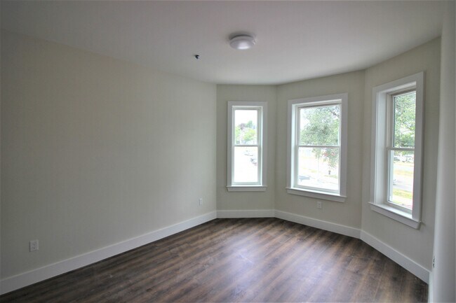 843 Columbia Rd unit 3, Dorchester, MA 02125 - photo 7