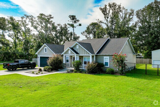 Locals will find a range of Craftsman-style houses throughout Perry, each with its own character.