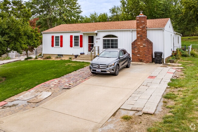 Single family homes are a fixture of Farview.