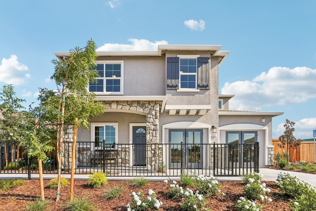 1-web-or-mls-St Edwards Way-L1308-001.jpg