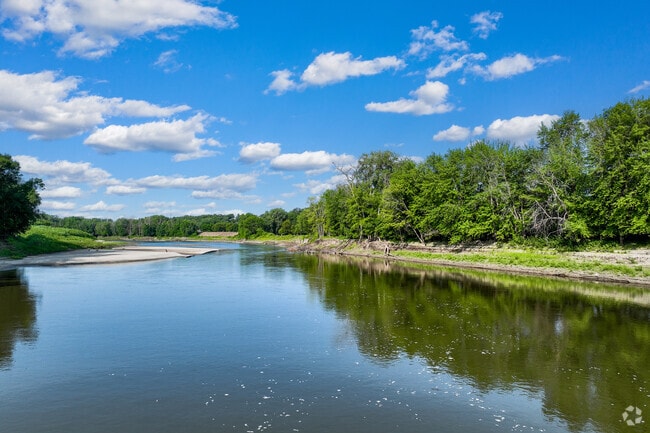 Carver residents and visitors enjoy easy recreational access to the Minnesota River.