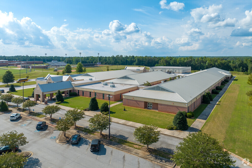 Hampton Middle School is located at 799 Hampton Locust Grove Rd, Hampton, GA 30228.
