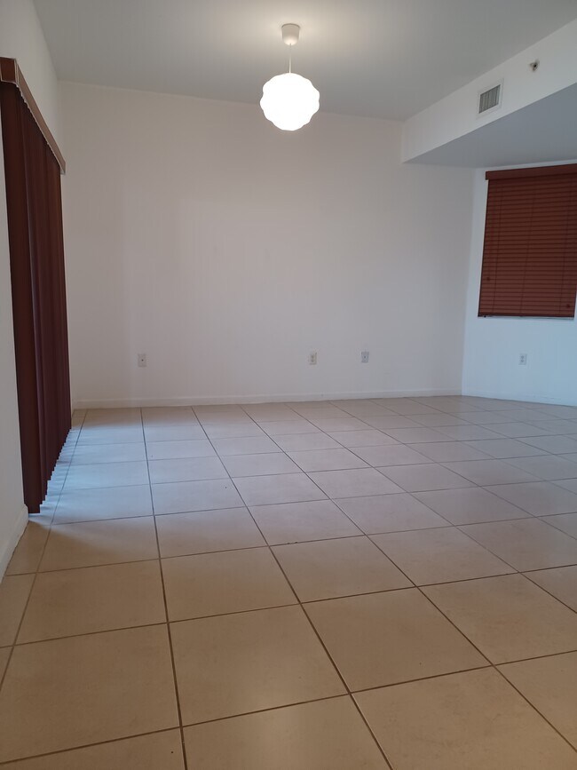 11001 NW 83rd St unit 102, Doral, FL 33178 - photo 4