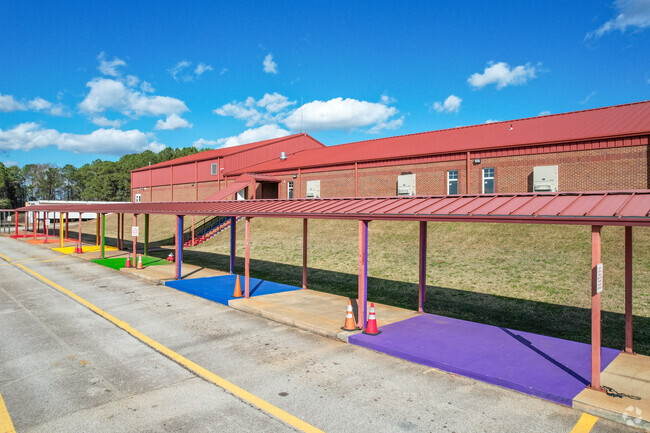Pike County Elementary School has a student-teacher ratio of 15 to 1.