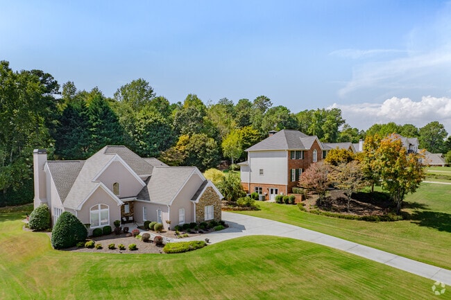 Single story and two story homes can be found beside one another in Royal Lakes.