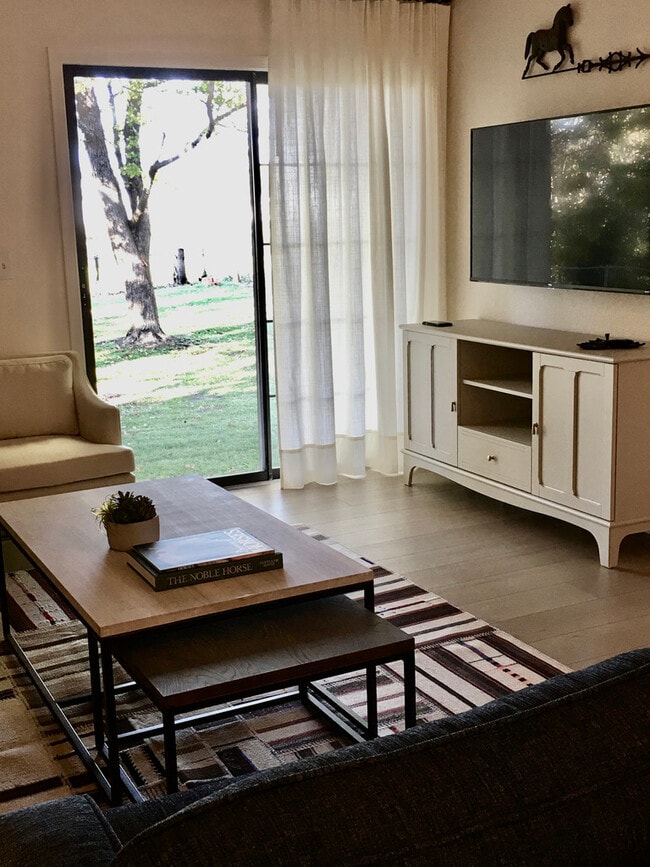 1521 W 17th St, Joplin, MO 64804 - photo 2