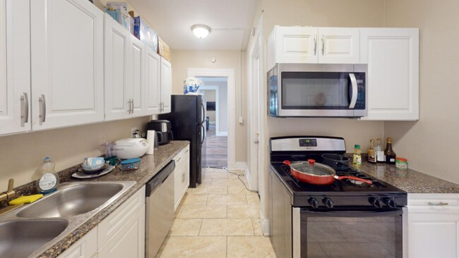 23 Clarke St unit 2, Binghamton, NY 13905 - photo 2