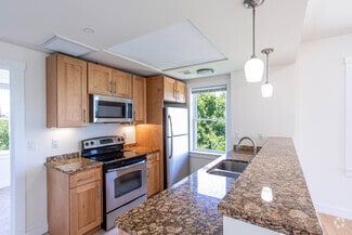 87 New St, Cambridge, MA 02138