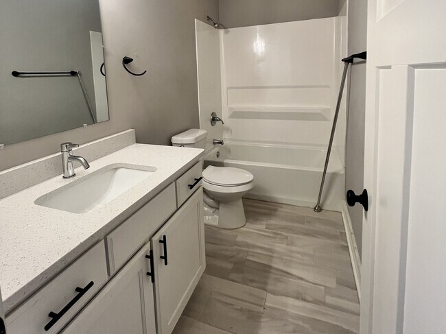 321 Lambuth Blvd unit A, Jackson, TN 38301 - photo 6