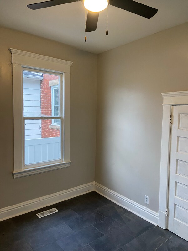 1129 9th St, Huntington, WV 25701 - photo 4