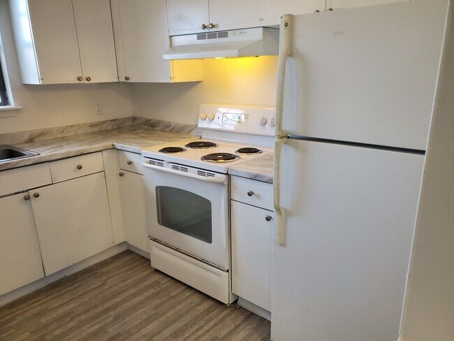 Brook Bridge Apartments, Newton, NJ 07860 - photo 4