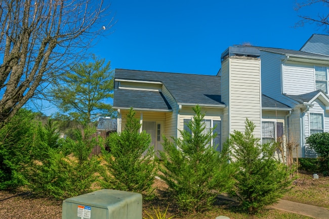 2355 Wellington Cir, Lithonia, GA 30058 - photo 2