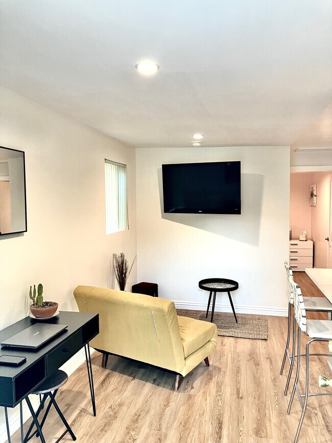 Initial aspect to home entrance