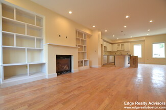 17 Cufflin St Unit 1, Boston, MA 02135