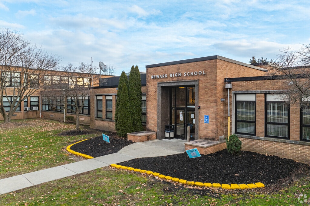 Newark High School, Rankings & Reviews