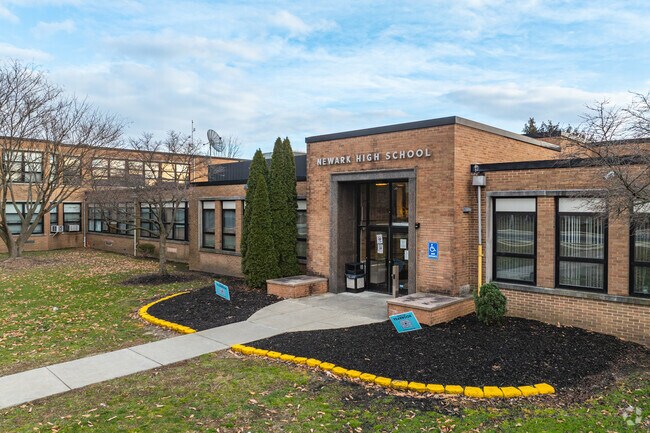 Newark High School has 1,091 students in grades 9-12.