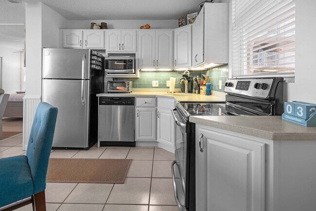 5500 Bonita Beach Rd SW unit FL6-ID1226400P, Bonita Springs, FL 34134 - photo 7