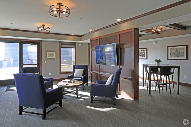 Victoria Park and V2 Apartments, Saint Paul, MN 55102 - photo 4