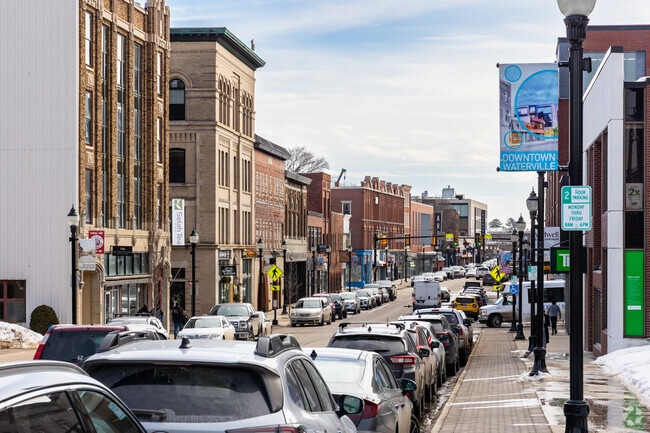 Downtown Waterville offers many great opportunities to shop and dine.