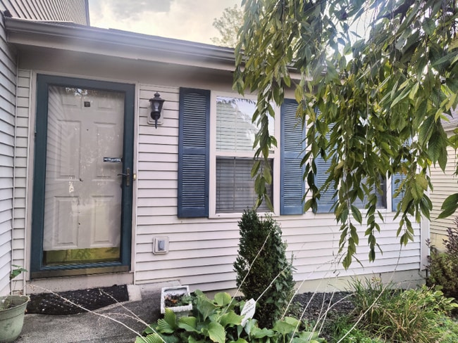 3157 Hines Rd, Columbus, OH 43230 - photo 2