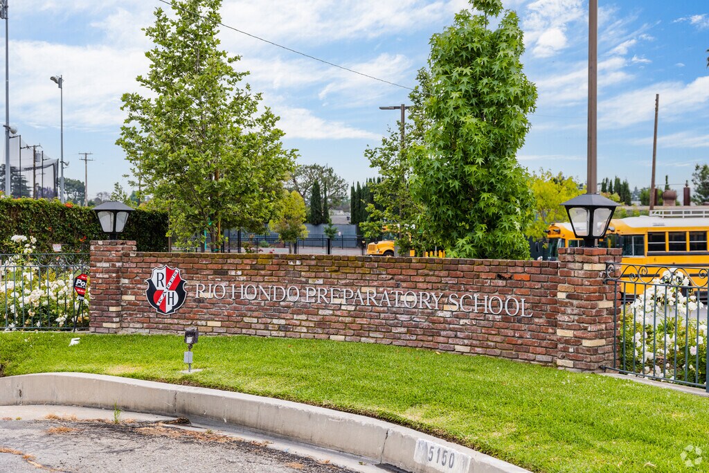 Rio Hondo Preparatory School is a private school that serves students in grades 7-12.