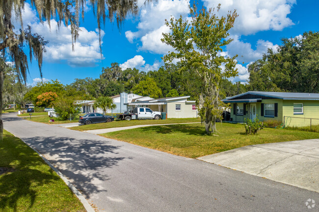 East Bartow offers quiet and peaceful neighborhood streets for its residents to enjoy.