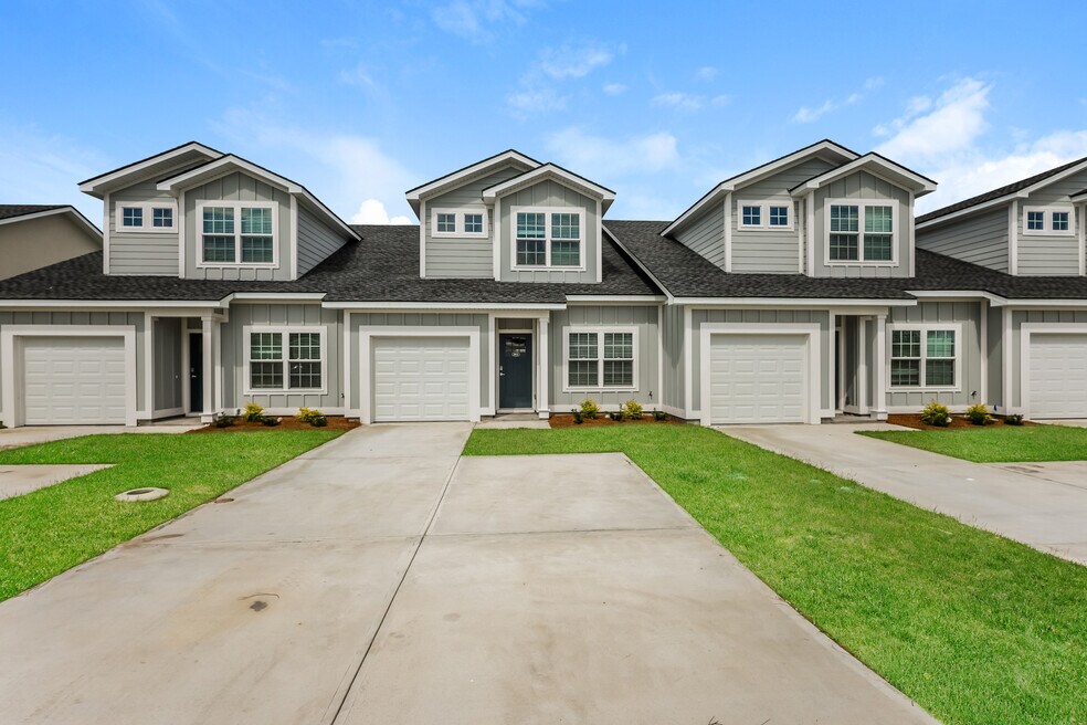 2012 Silo St, Brunswick, GA 31525 - photo 1