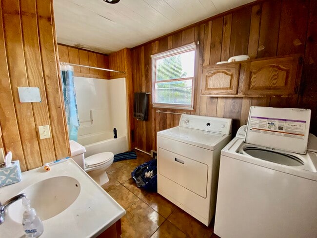 225 Jones Ave unit 2, Morgantown, WV 26505 - photo 6