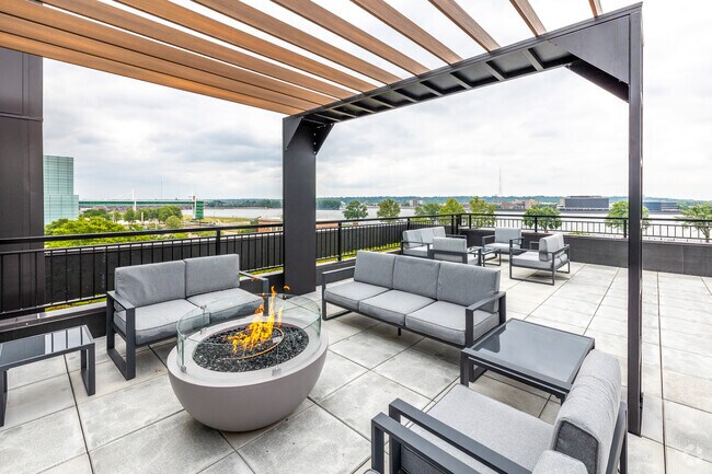 400 River, Davenport, IA 52801 - photo 2