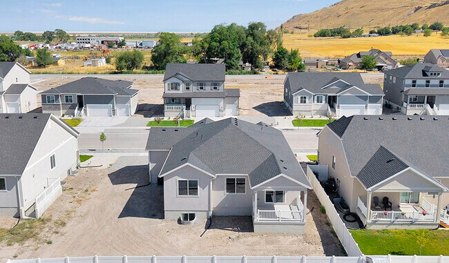 1992 E Burger St, Lake Point, UT 84074 - photo 4