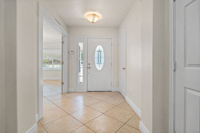 9130 Windgarden Cir, Windcrest, TX 78239 - photo 5