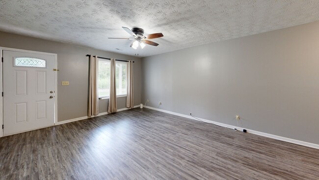 5516 W Emory Rd, Powell, TN 37849 - photo 2