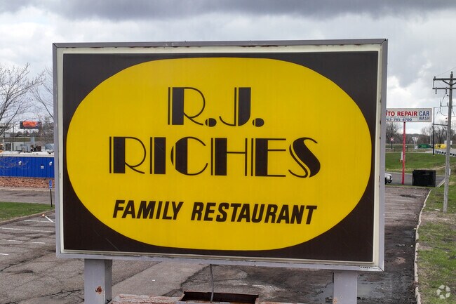 Mounds View residents can get all day breakfast at the old fashion eatery, R.J. Riches.