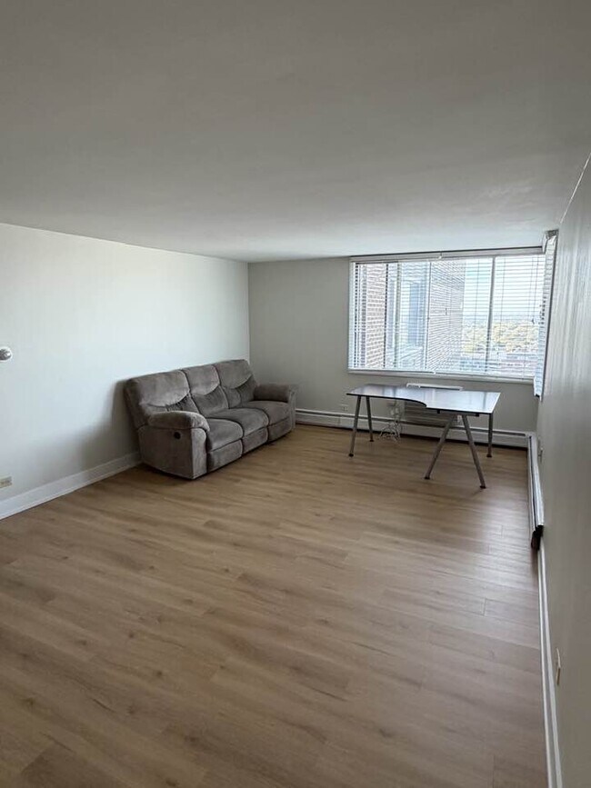 Sheridan Point Condominiums unit 6325 N Sheridan, Chicago, IL 60660 - photo 7