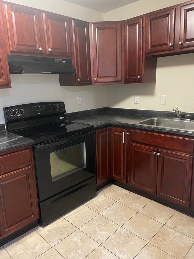 525 Crown St, Meriden, CT 06450 - photo 6