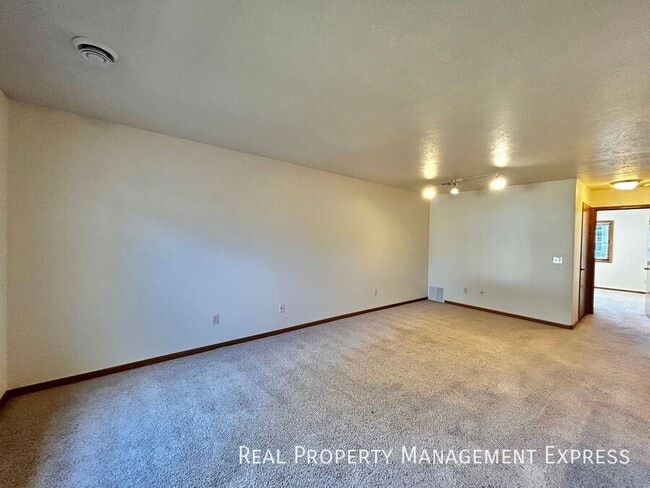 402 9th Ave, Brandon, SD 57005 - photo 4